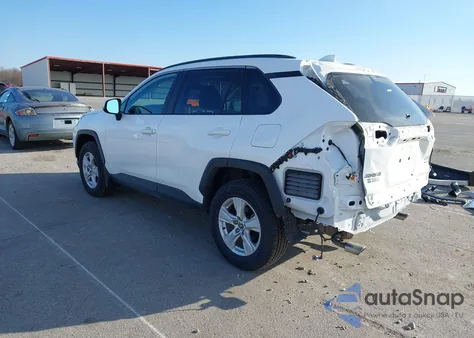 2021 Toyota Rav4 Xle z USA, uszkodzony, nr VIN 2T3P1RFV3MW189988